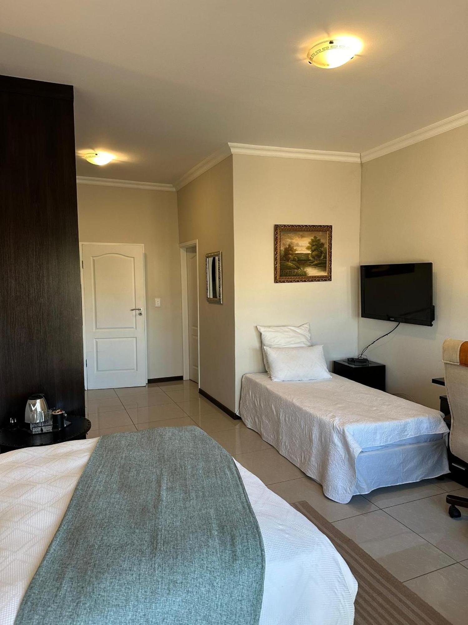 Cora'S Boutique Bed & Breakfast Свакопмунд Екстер'єр фото