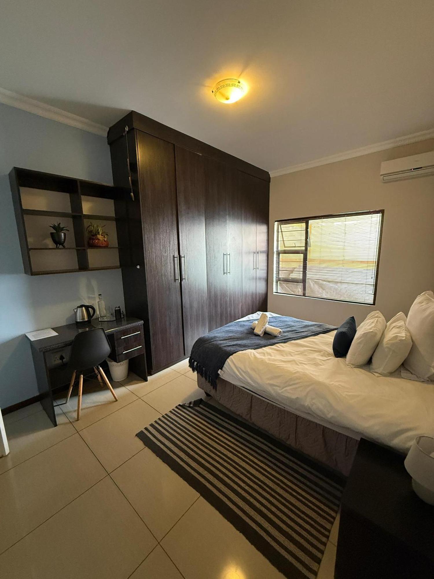 Cora'S Boutique Bed & Breakfast Свакопмунд Екстер'єр фото